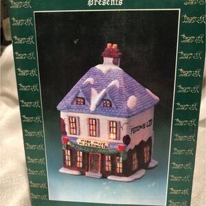 Seymour Mann - Fezziwig Ltd Christmas Village Lit House